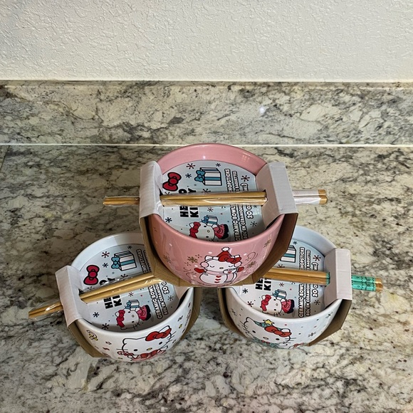 Hello Kitty Christmas Bowls Bundle - Picture 3 of 5